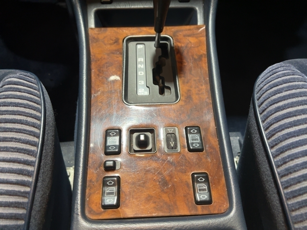 Mercedes-Benz 560 SEL lang