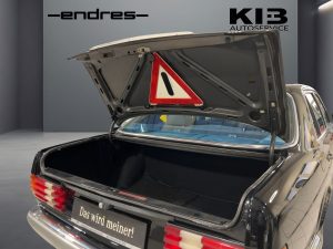 Mercedes-Benz 560 SEL lang