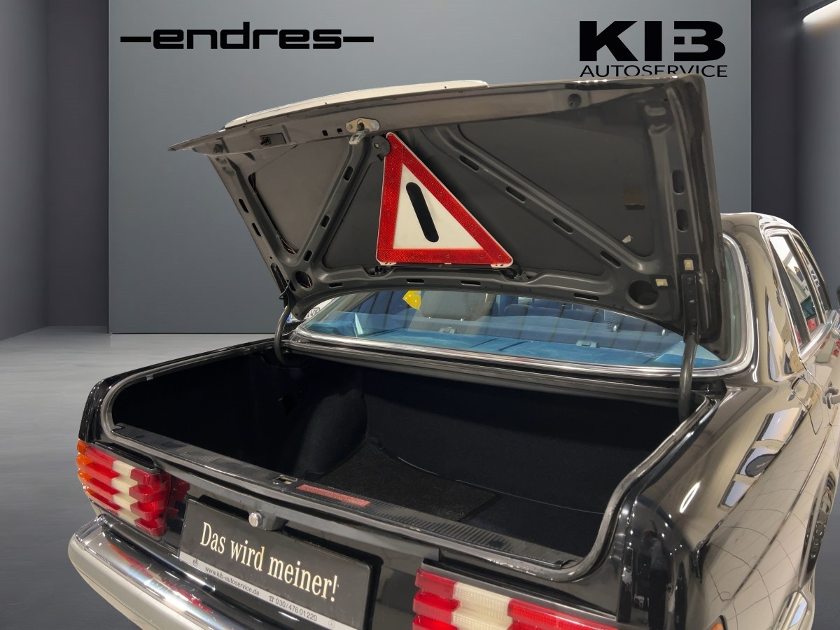 Mercedes-Benz 560 SEL lang