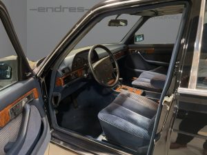 Mercedes-Benz 560 SEL lang