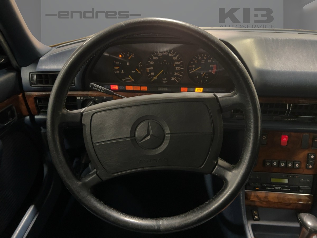 Mercedes-Benz 560 SEL lang