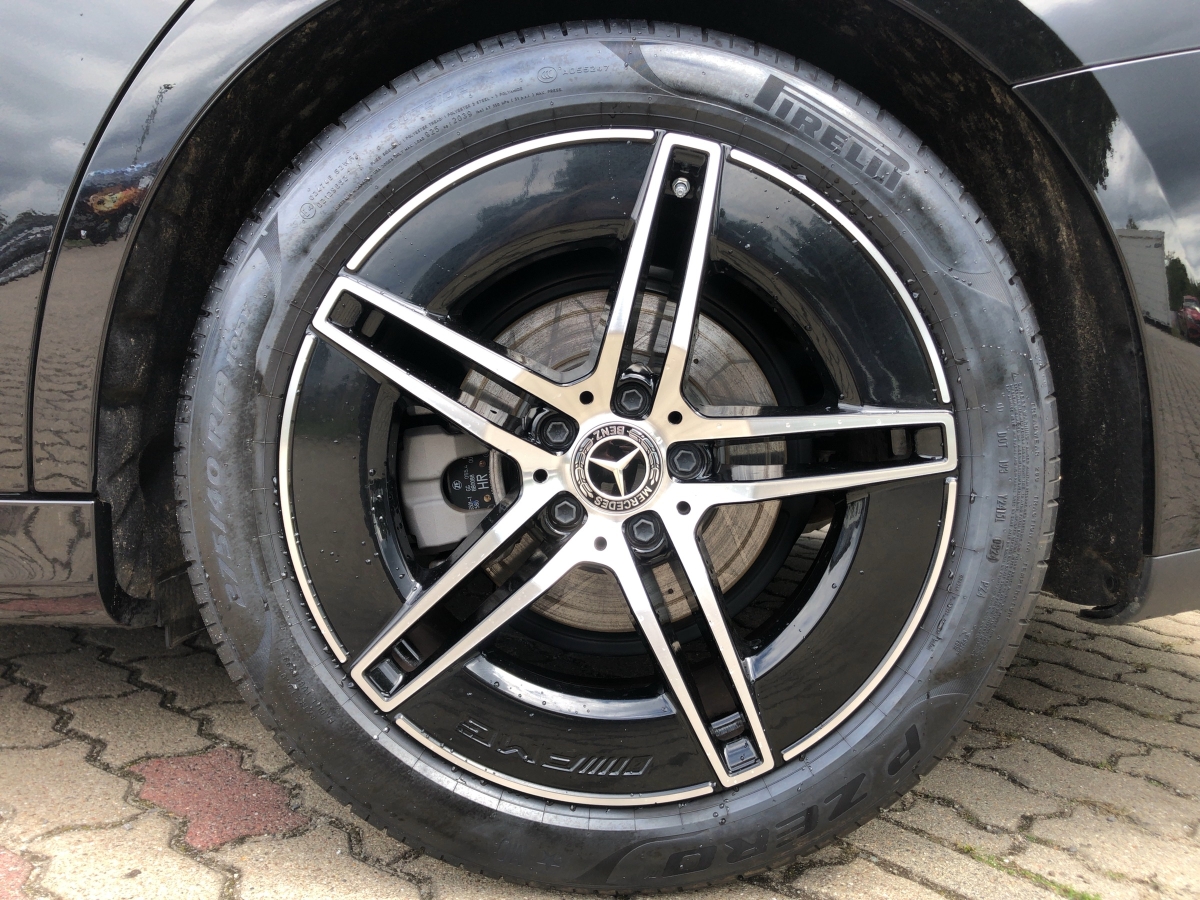 MERCEDES-BENZ E 200 AMG Line Advanced