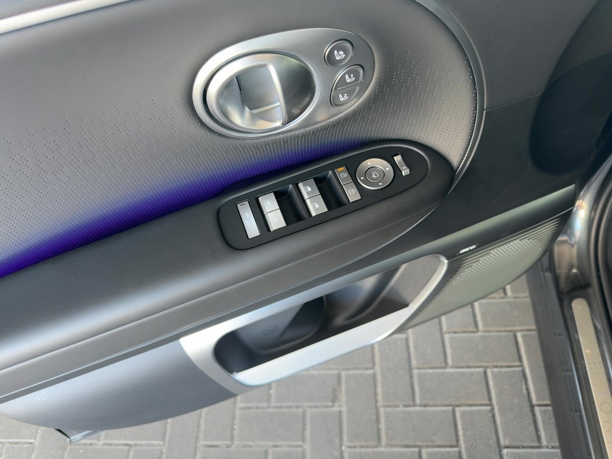 Hyundai IONIQ 9 Elektro 6-Sitzer W Uniq