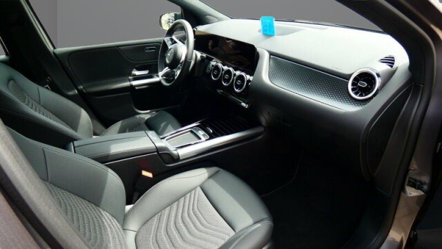 MERCEDES-BENZ B 250 4M