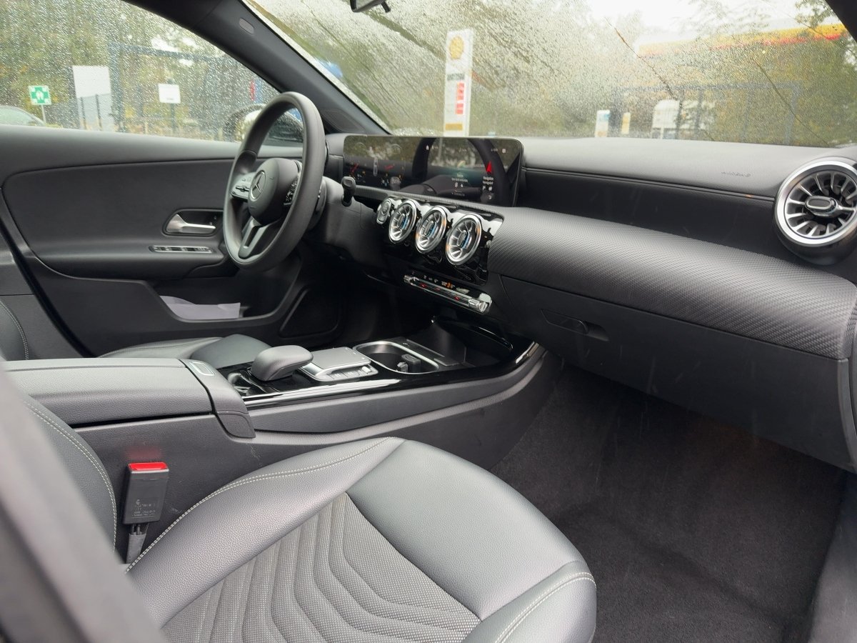 MERCEDES-BENZ A 180 Progressiv