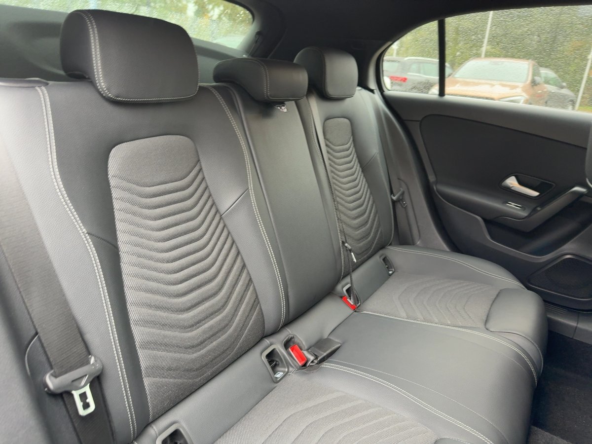 MERCEDES-BENZ A 180 Progressiv