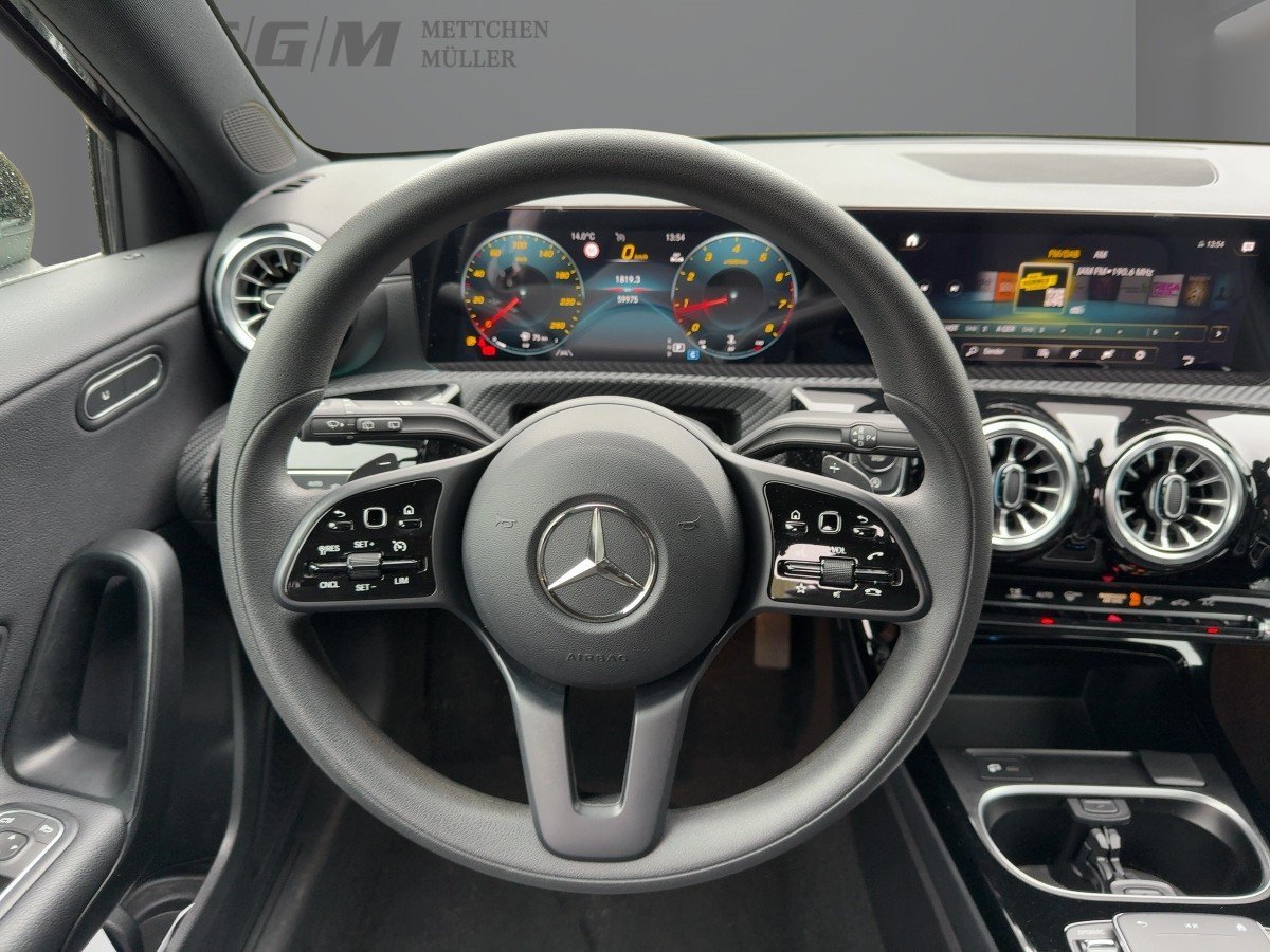 MERCEDES-BENZ A 180 Progressiv