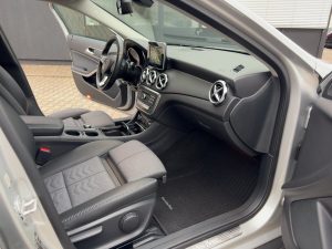 Mercedes-Benz GLA 200 Sport Utility Vehicle Style